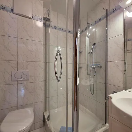 Chateau B33 Appartement-fewo 6-bettwohnung By Interhome *